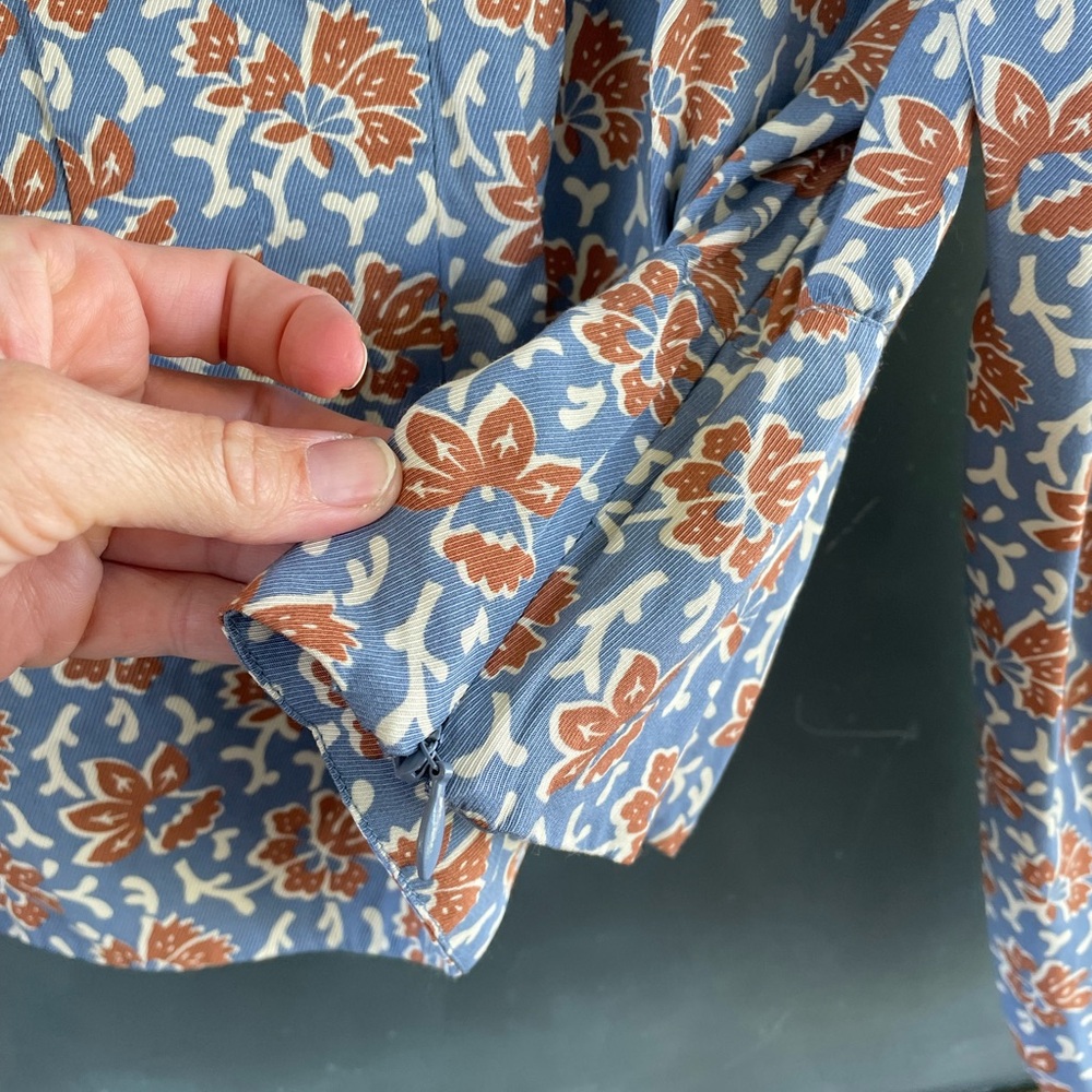Joie Floral Puff Sleeve Blouse Blue Rust Size Large - Picture 6 of 9